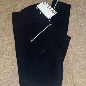 Wilo Women's Black Leggings